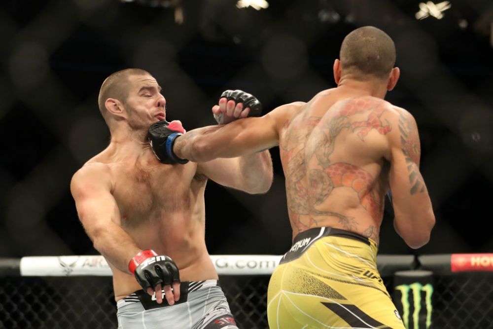 Lovitura s-a auzit în toată sala! K.O. brutal în UFC 276: „E un asasin!” _7