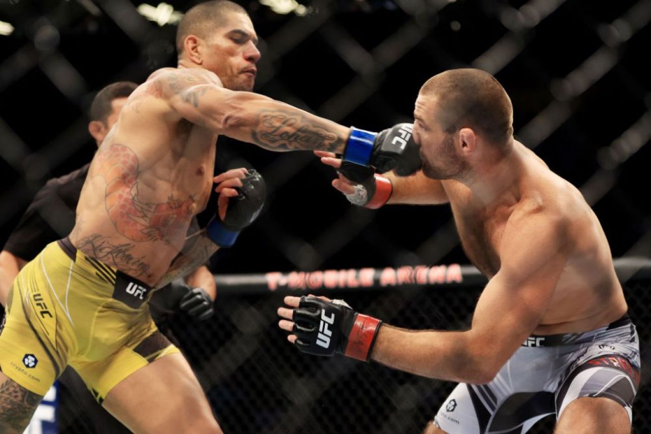 Lovitura s-a auzit în toată sala! K.O. brutal în UFC 276: „E un asasin!” _9