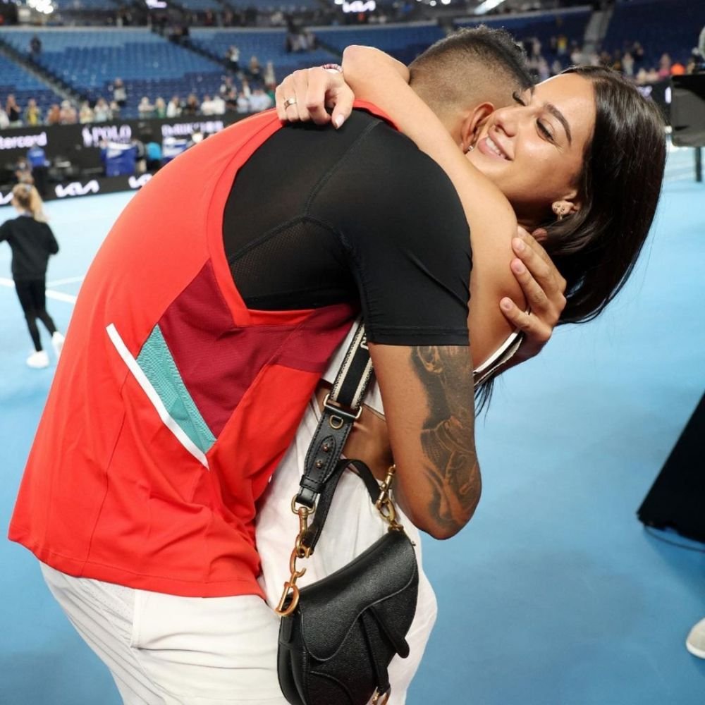 Ea este bomba sexy care îl 'liniștește' pe rebelul Nick Kyrgios! Cu cine se iubește controversatul tenismen _26
