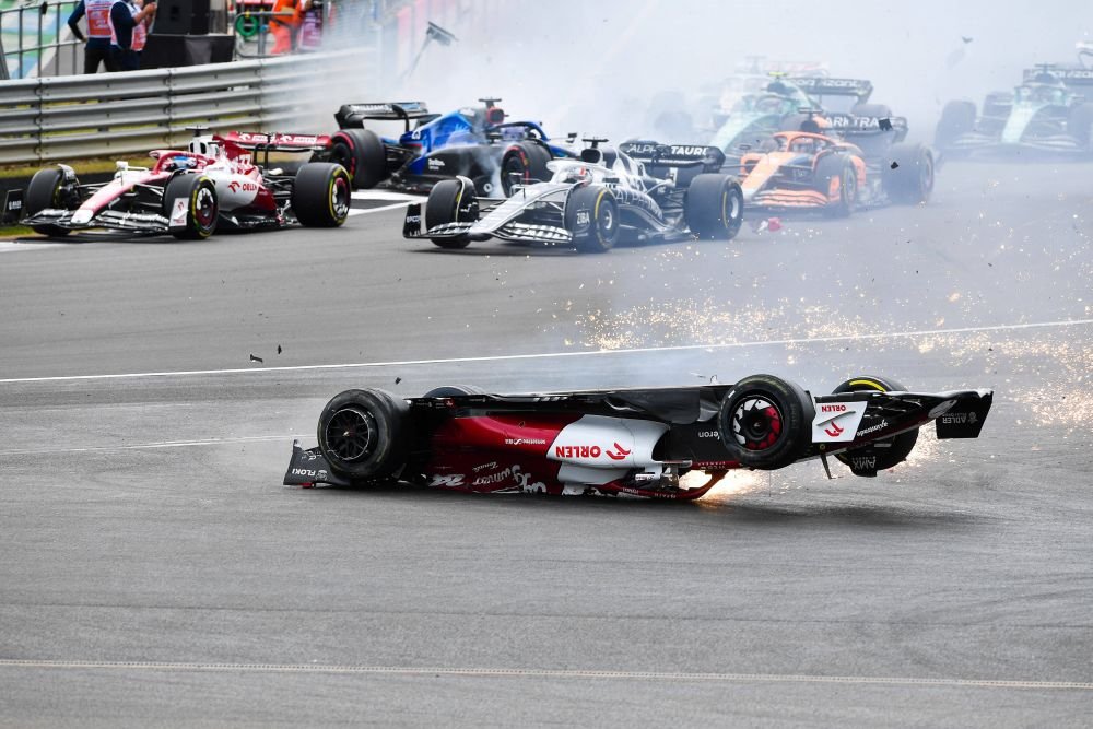 Pilotul de F1, aproape de un accident teribil, a revenit spectaculos. Mesajul de pe Social Media postat de Zhou Guanyu_2
