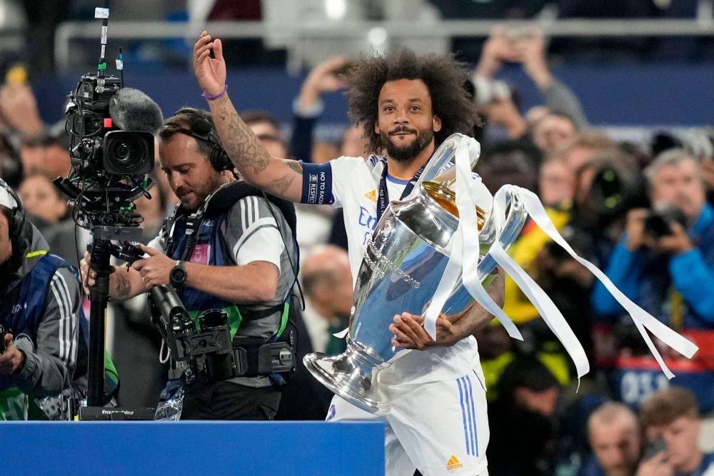 Adio, dar rămân cu tine! Cu cine poate semna Marcelo, după ce a plecat de la Real Madrid_10
