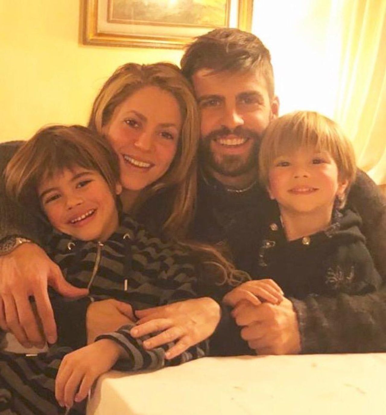 L-a și uitat pe Pique? Cu cine a fost surprinsă Shakira în vacanță _19