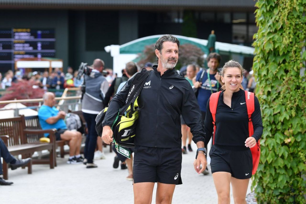 Reacția lui Patrick Mouratoglou după victoria entuziasmantă a Simonei Halep din optimile de finală de la Wimbledon 2022_6