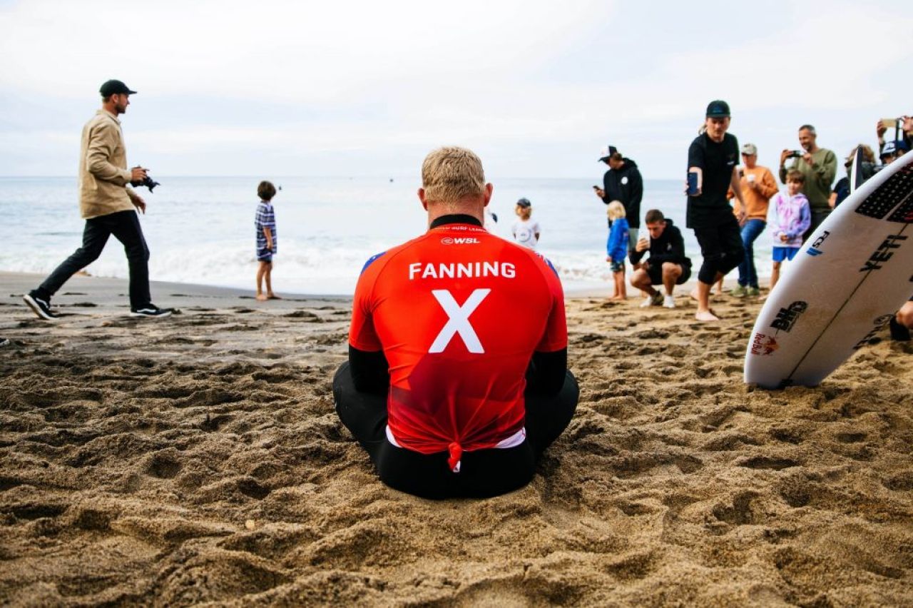 A scăpat ca prin urechile acului de un rechin! Reacția surferului după teribilul accident: