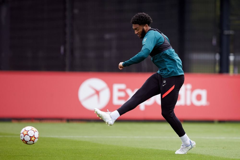 Liverpool nu vrea să-și piardă fundașul! Efortul pe care-l depun 