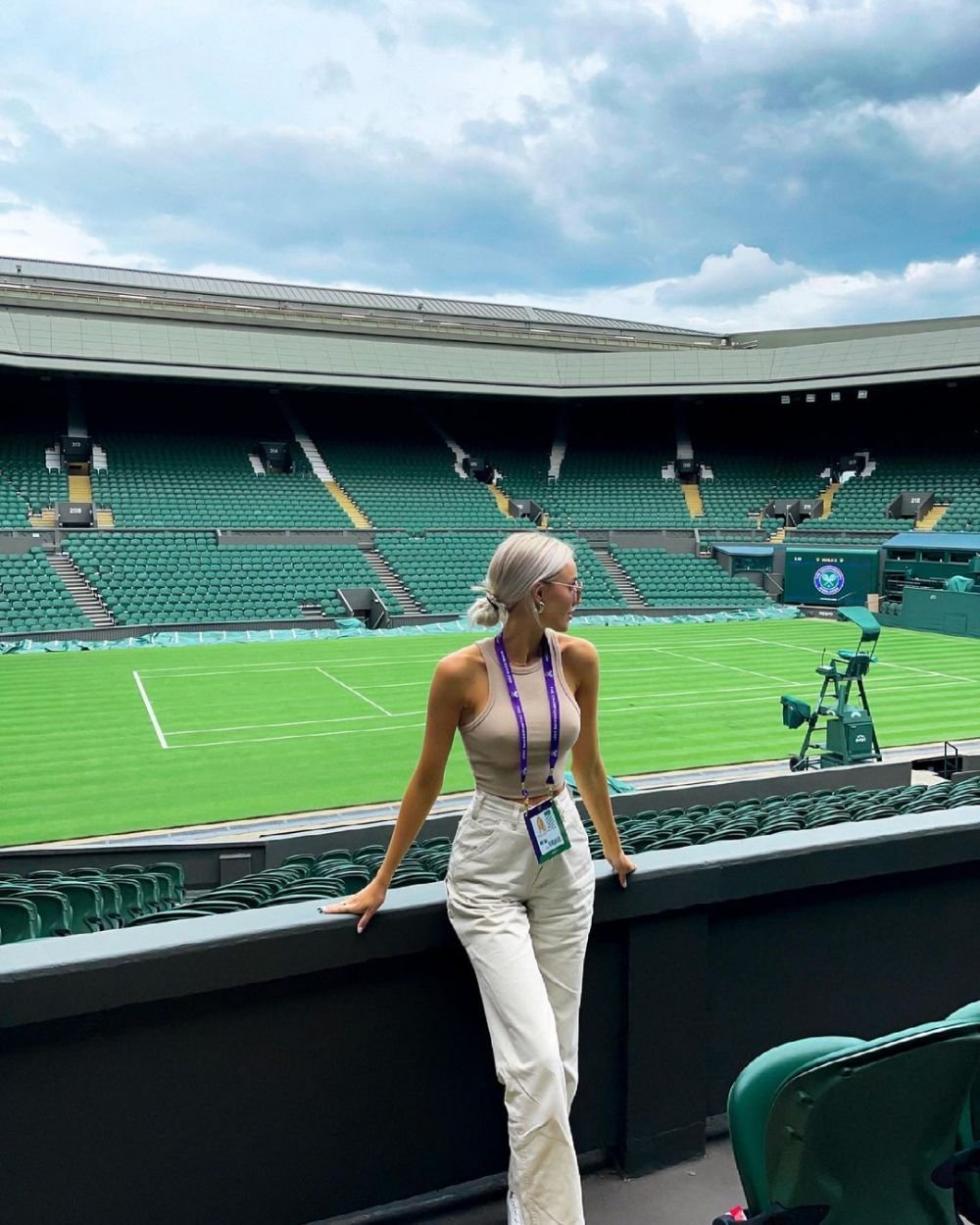El a făcut spectacol la Wimbledon, dar ochii au fost pe ea în tribune! Cum arată iubita sexy a adversarului lui Nadal _10