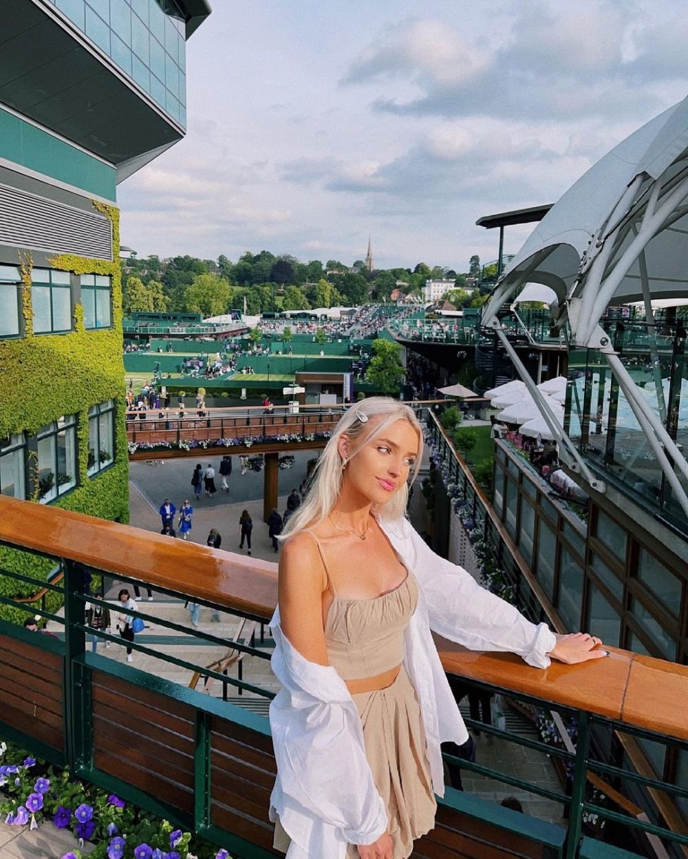 El a făcut spectacol la Wimbledon, dar ochii au fost pe ea în tribune! Cum arată iubita sexy a adversarului lui Nadal _12