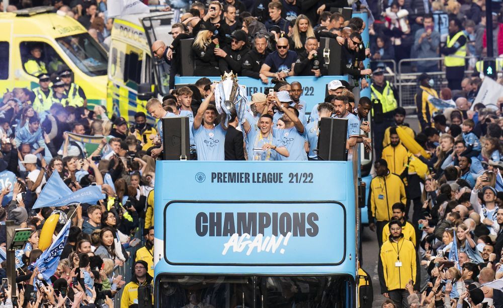 Asta înseamnă să fii șeic! Patronul lui Manchester City a dat jumătate de miliard de lire pe un iaht cât tot stadionul Etihad_12