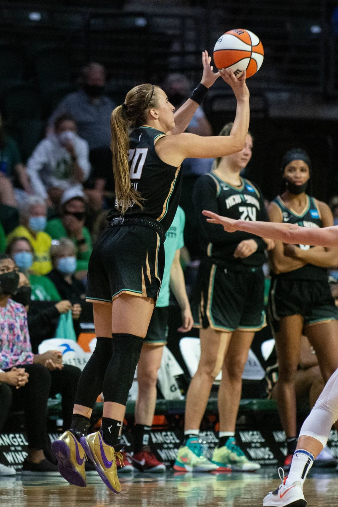 Vrăjitoarea Sabrina: record fabulos în WNBA al româncei Sabrina Ionescu!_3
