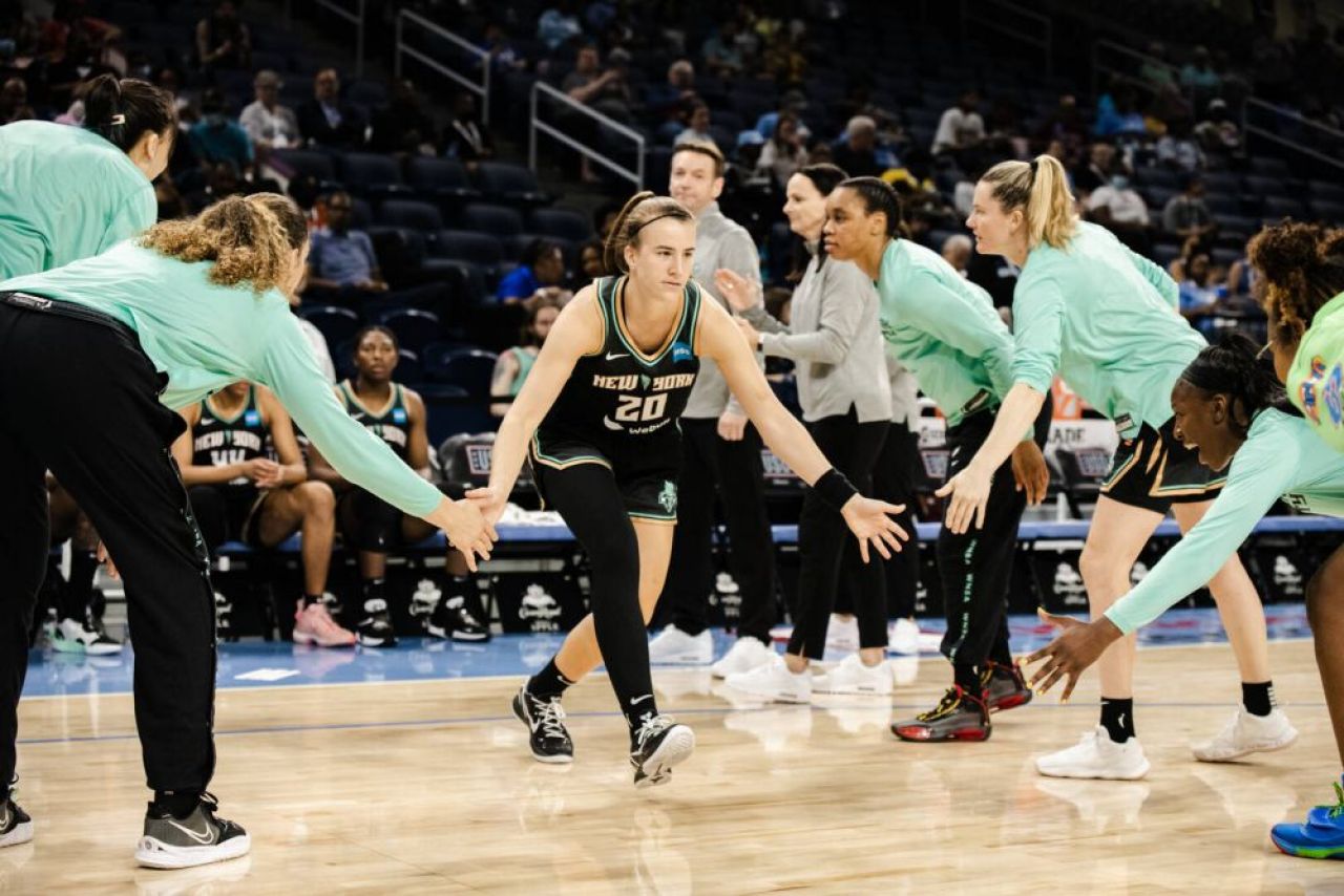Vrăjitoarea Sabrina: record fabulos în WNBA al româncei Sabrina Ionescu!_7