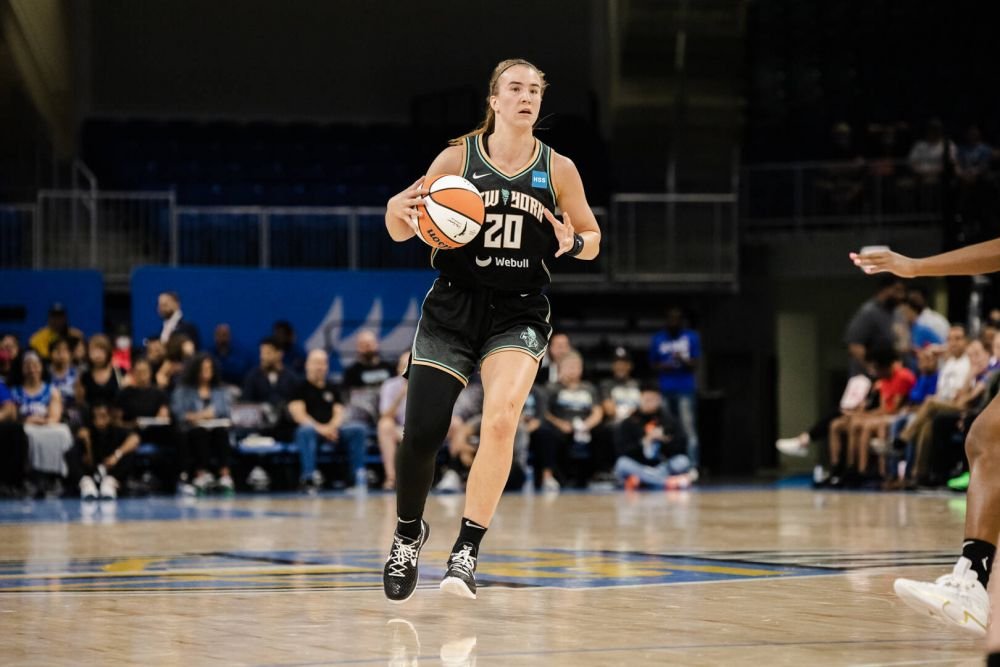 Vrăjitoarea Sabrina: record fabulos în WNBA al româncei Sabrina Ionescu!_9