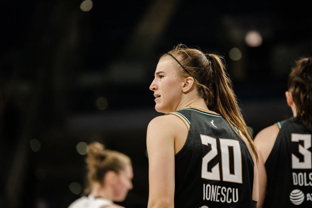 Vrăjitoarea Sabrina: record fabulos în WNBA al româncei Sabrina Ionescu!_10