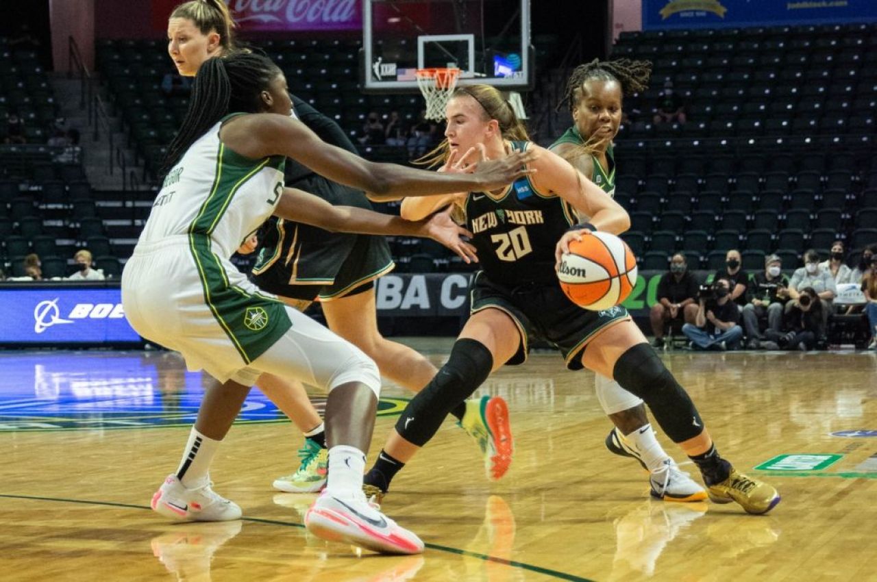 Vrăjitoarea Sabrina: record fabulos în WNBA al româncei Sabrina Ionescu!_14