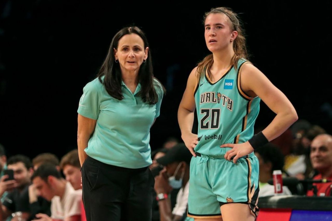Vrăjitoarea Sabrina: record fabulos în WNBA al româncei Sabrina Ionescu!_16