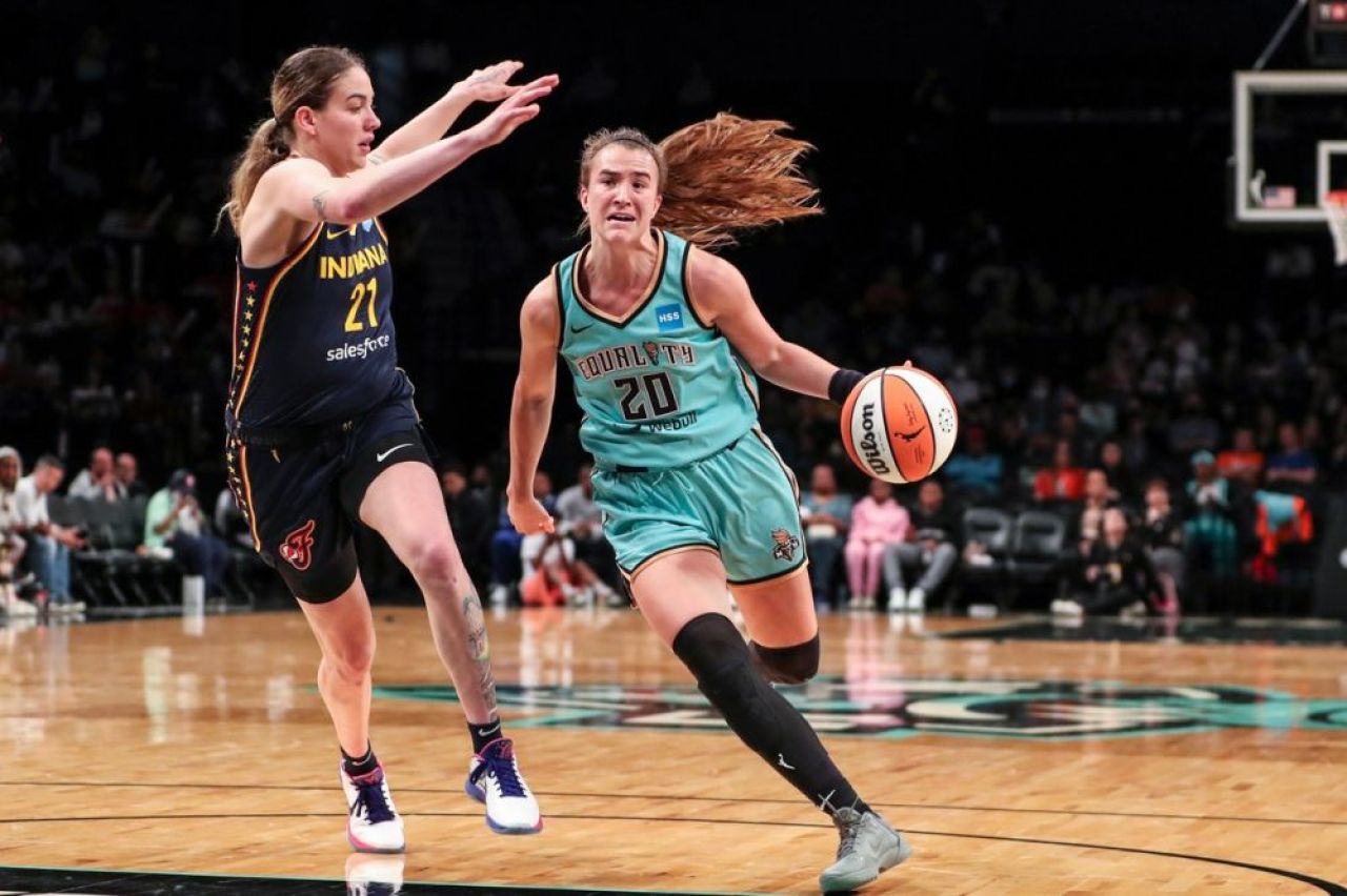 Vrăjitoarea Sabrina: record fabulos în WNBA al româncei Sabrina Ionescu!_17
