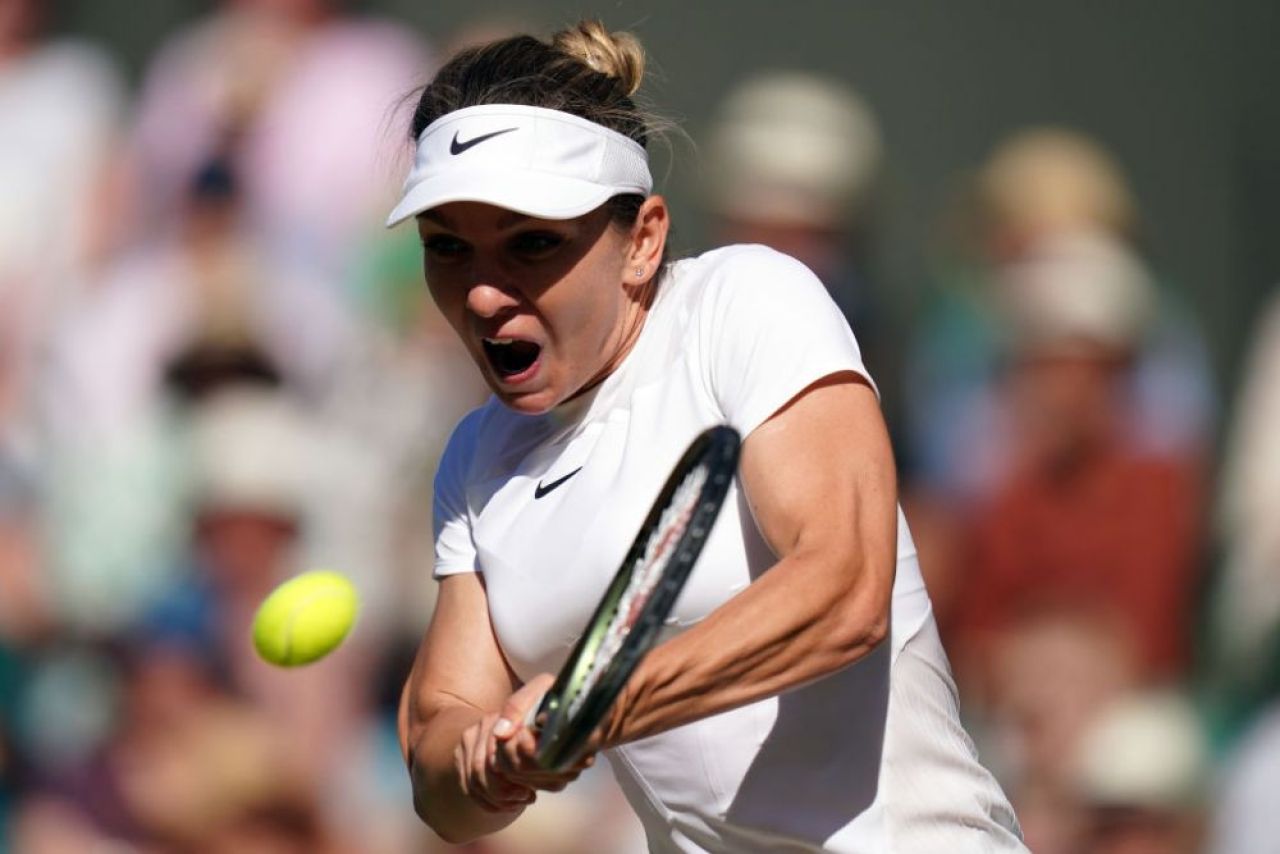Nu s-a mai putut controla! Simona Halep, ieșire nervoasă după o greșeală neforțată în semifinala cu Elena Rybakina_2