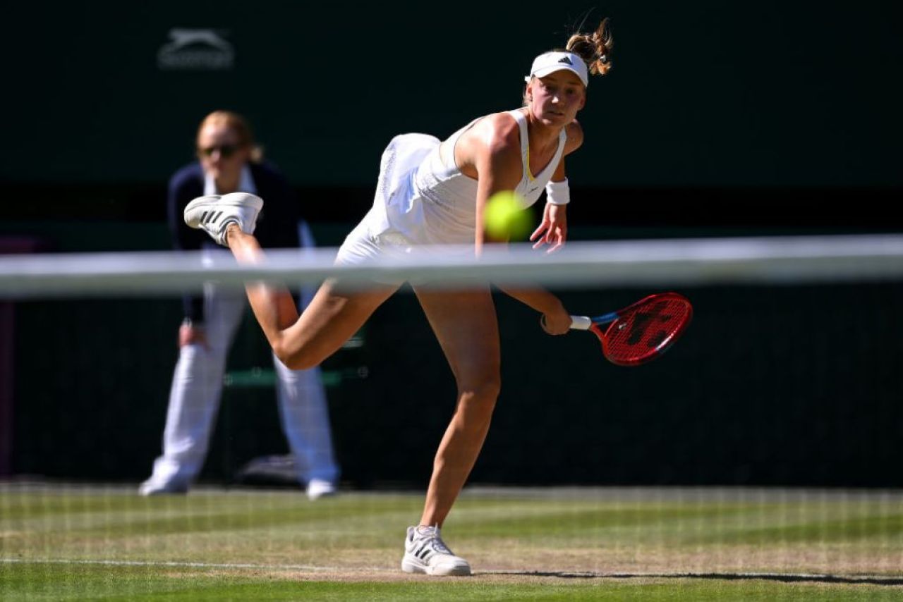 Refuzată la gimnastică pentru că era prea înaltă, Elena Rybakina a ales tenisul: 20 de ani mai târziu, e în finala Wimbledon_7