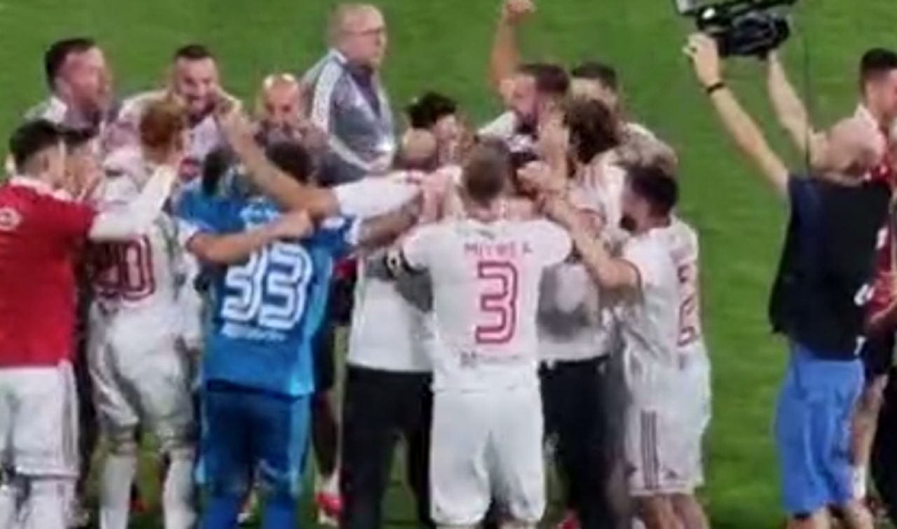Laszlo Dioszegi, bucurie la cote extreme! Patronul lui Sepsi a intrat pe gazon după fluierul final_7
