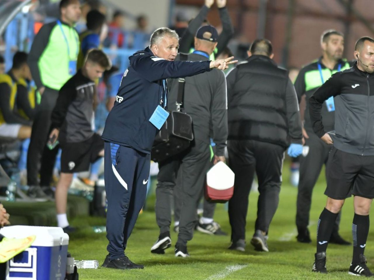 „Am pierdut și medalia”. Motivul pentru care Dan Petrescu n-a fost prezent la festivitate_6