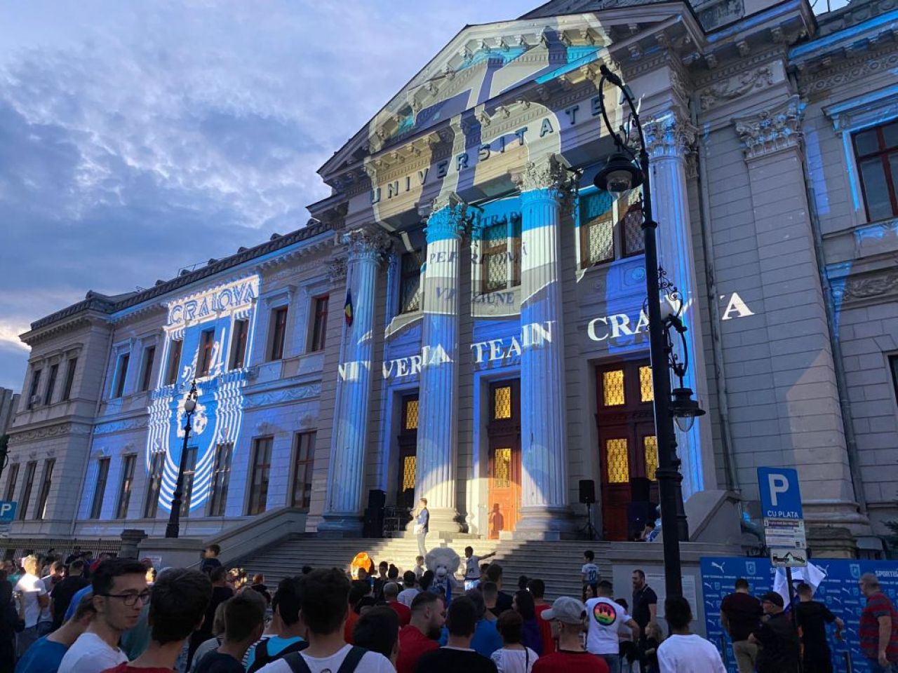 Universitatea Craiova și-a dezvăluit echipamentul pe care-l va folosi în sezonul 2022/23_2