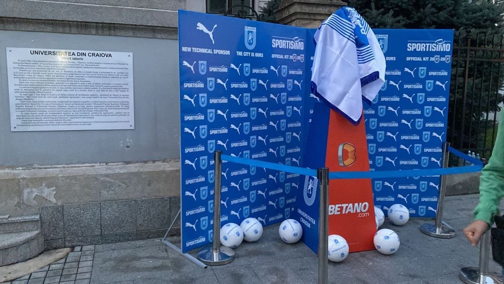 Universitatea Craiova și-a dezvăluit echipamentul pe care-l va folosi &icirc;n sezonul 2022/23