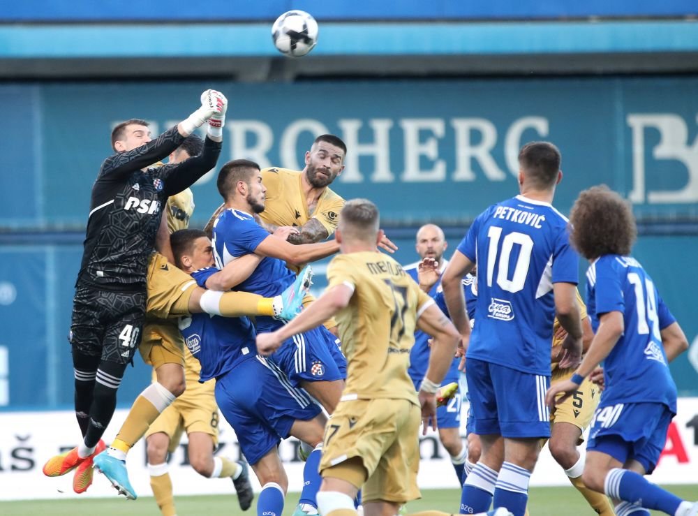 Trofeu uriaș! Imagini fabuloase de la Supercupa Croației, disputată între marile rivale Dinamo Zagreb și Hajduk Split_13