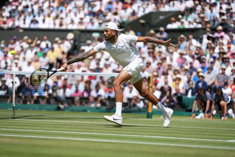 Nick Kyrgios revoluționează finalele de Grand Slam: i-a servit din mână lui Novak Djokovic la una din primele ocazii_2