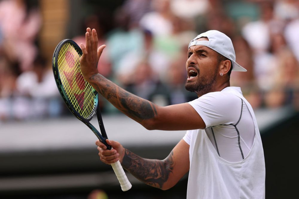 Nick Kyrgios revoluționează finalele de Grand Slam: i-a servit din mână lui Novak Djokovic la una din primele ocazii_16