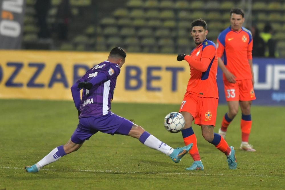 Cum ar putea arăta formula lui FCSB în noul sezon. 