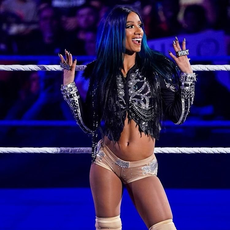 Sasha Banks, zeița din wrestling! Cum arată și ce avere are vedeta susținută de Snoop Dogg_13