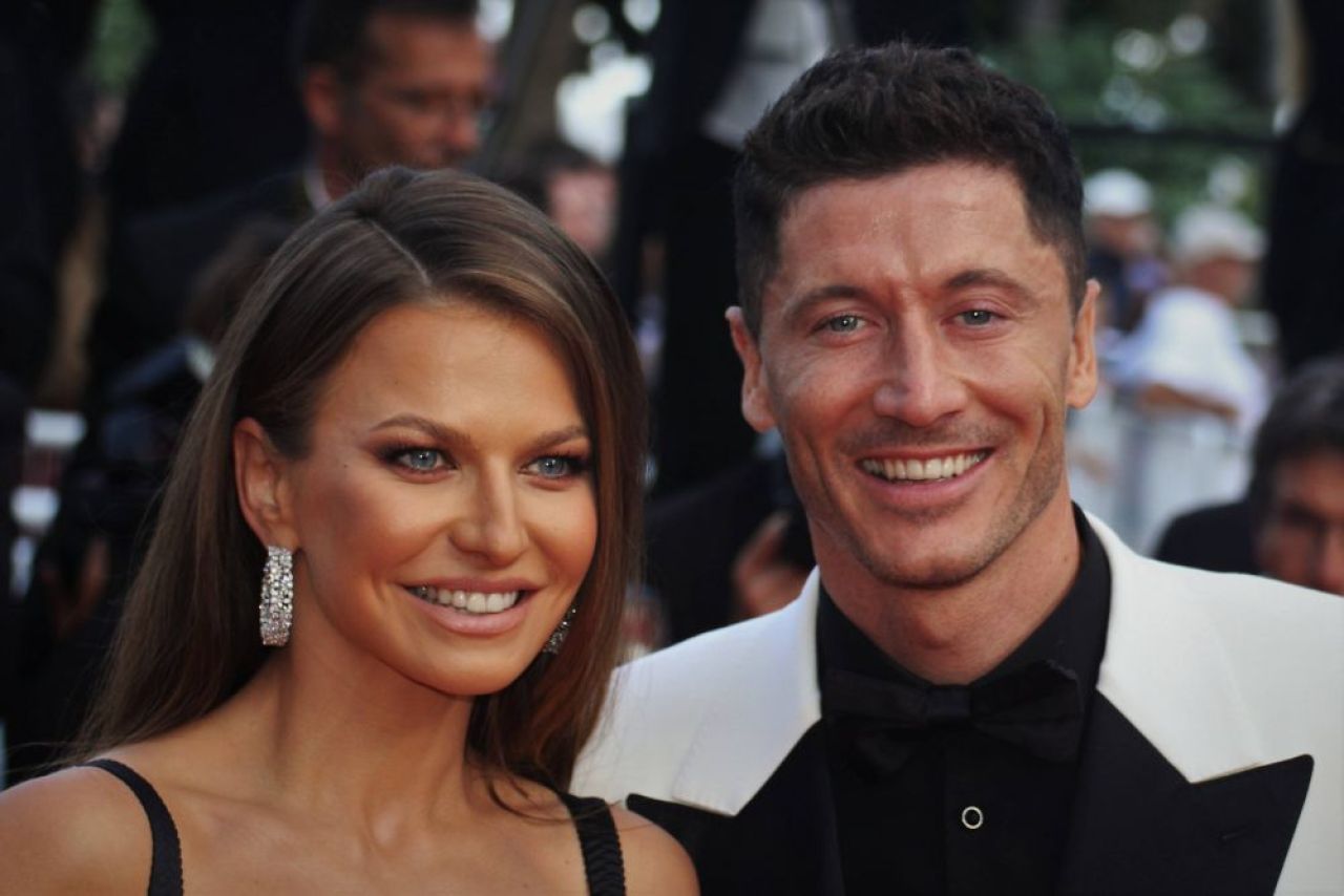 Decizia luată de Robert Lewandowski și soția sa, Anna, după ce au primit amenințări cu moartea_12