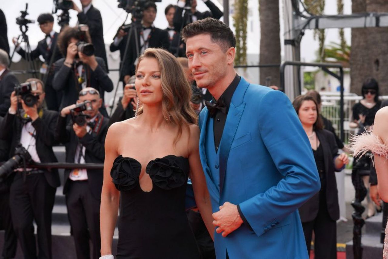 Decizia luată de Robert Lewandowski și soția sa, Anna, după ce au primit amenințări cu moartea_13