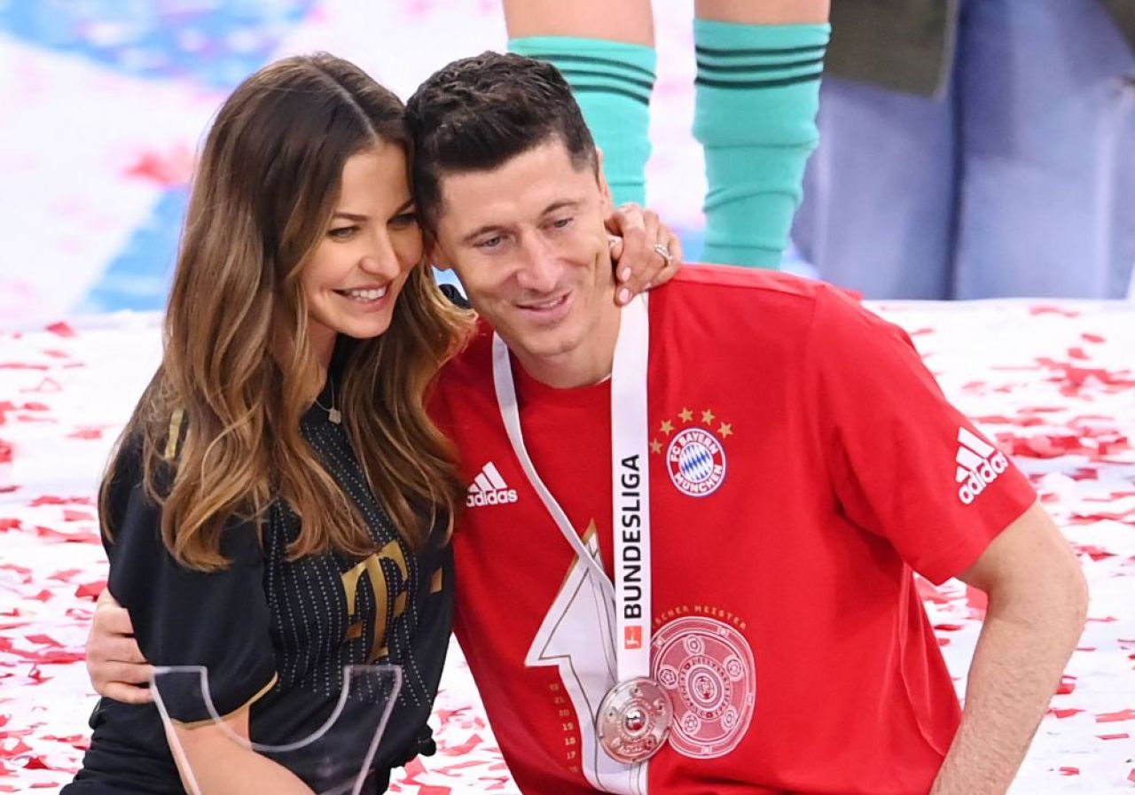 Decizia luată de Robert Lewandowski și soția sa, Anna, după ce au primit amenințări cu moartea_17