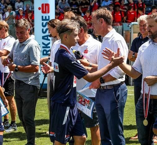 Un puști român are Austria la picioare: campion național la fotbal, vicecampion național la futsal_2