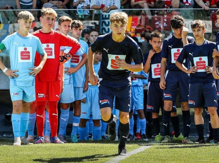 Un puști român are Austria la picioare: campion național la fotbal, vicecampion național la futsal_15