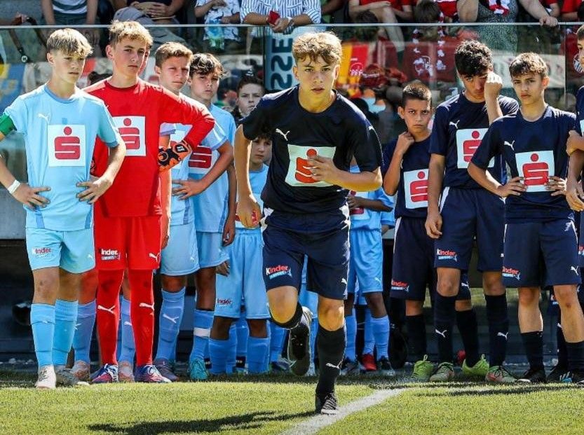 Un puști român are Austria la picioare: campion național la fotbal, vicecampion național la futsal_15