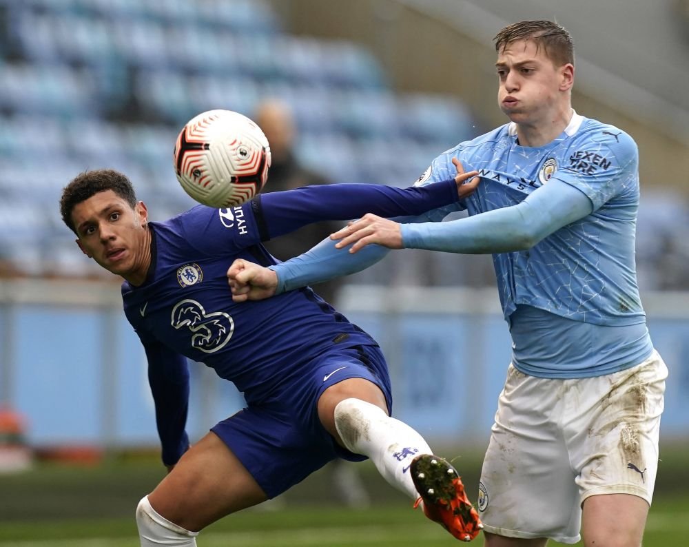 Manchester City se mai desparte de un jucător. Fotbalistul a fost pe lista celor mai talentați tineri din 2022_5