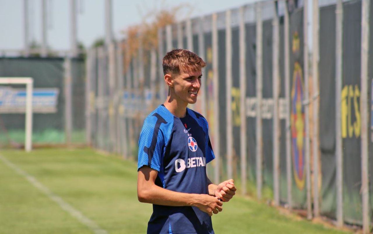 Fratele lui Tavi Popescu, la antrenamentul FCSB. Puștiul e considerat mai talentat decât vedeta