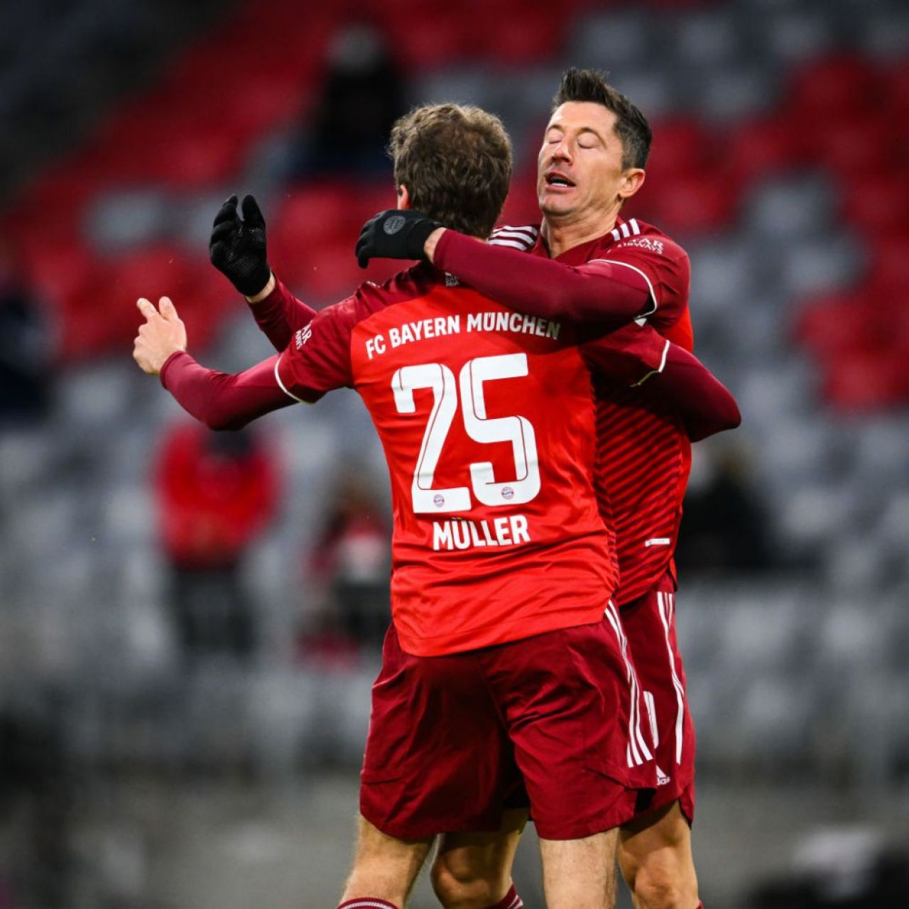 Muller, postare în stilul caracteristic prin care se „desparte” de Lewandowski! Mesajul pentru polonez _7