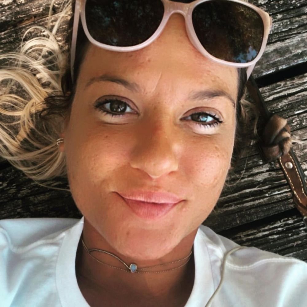 Fata adoptivă a lui Ilie Năstase vinde poze sexy pe site-uri pentru adulți! Charlotte recunoaște: &bdquo;Tata mi-a zis să fac bani din orice!&rdquo;&nbsp;