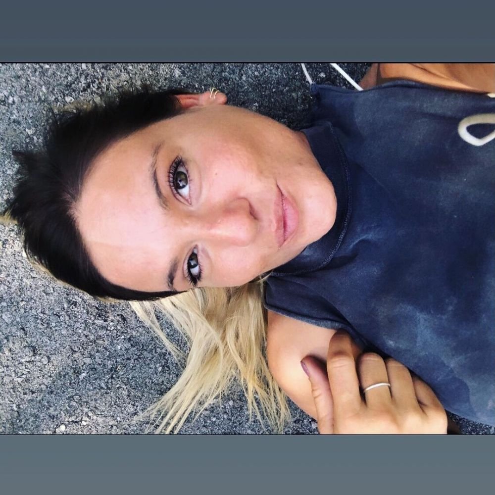 Fata adoptivă a lui Ilie Năstase vinde poze sexy pe site-uri pentru adulți! Charlotte recunoaște: „Tata mi-a zis să fac bani din orice!” _4