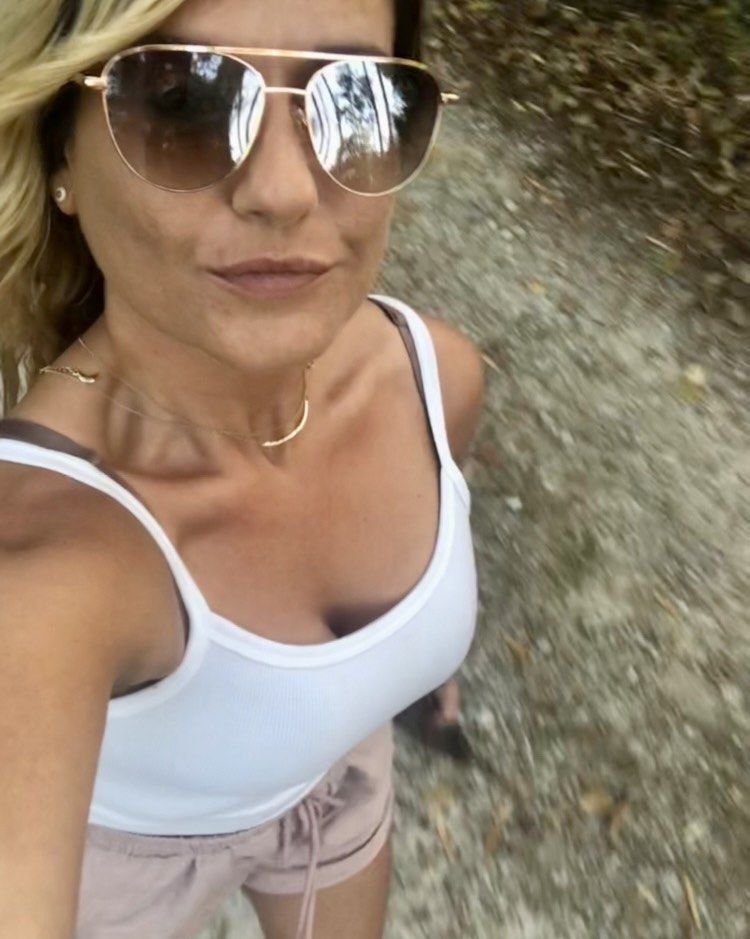 Fata adoptivă a lui Ilie Năstase vinde poze sexy pe site-uri pentru adulți! Charlotte recunoaște: „Tata mi-a zis să fac bani din orice!” _14