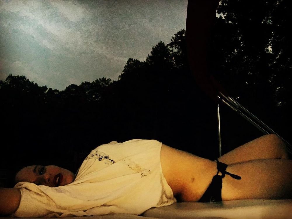 Fata adoptivă a lui Ilie Năstase vinde poze sexy pe site-uri pentru adulți! Charlotte recunoaște: „Tata mi-a zis să fac bani din orice!” _15