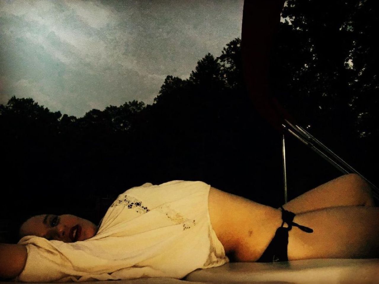 Fata adoptivă a lui Ilie Năstase vinde poze sexy pe site-uri pentru adulți! Charlotte recunoaște: „Tata mi-a zis să fac bani din orice!” _15