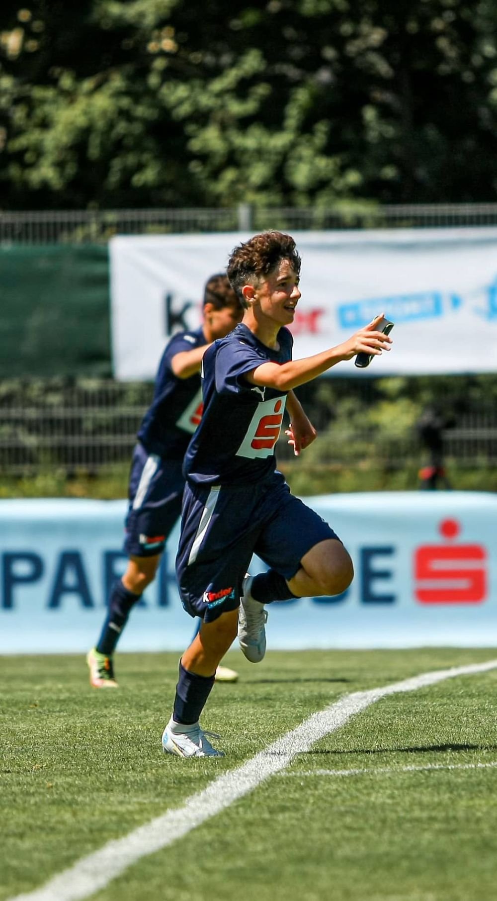 Încă un puști român face senzație în Austria: două goluri și două pase de gol în finala campionatului național, câștigată de echipa sa!_9
