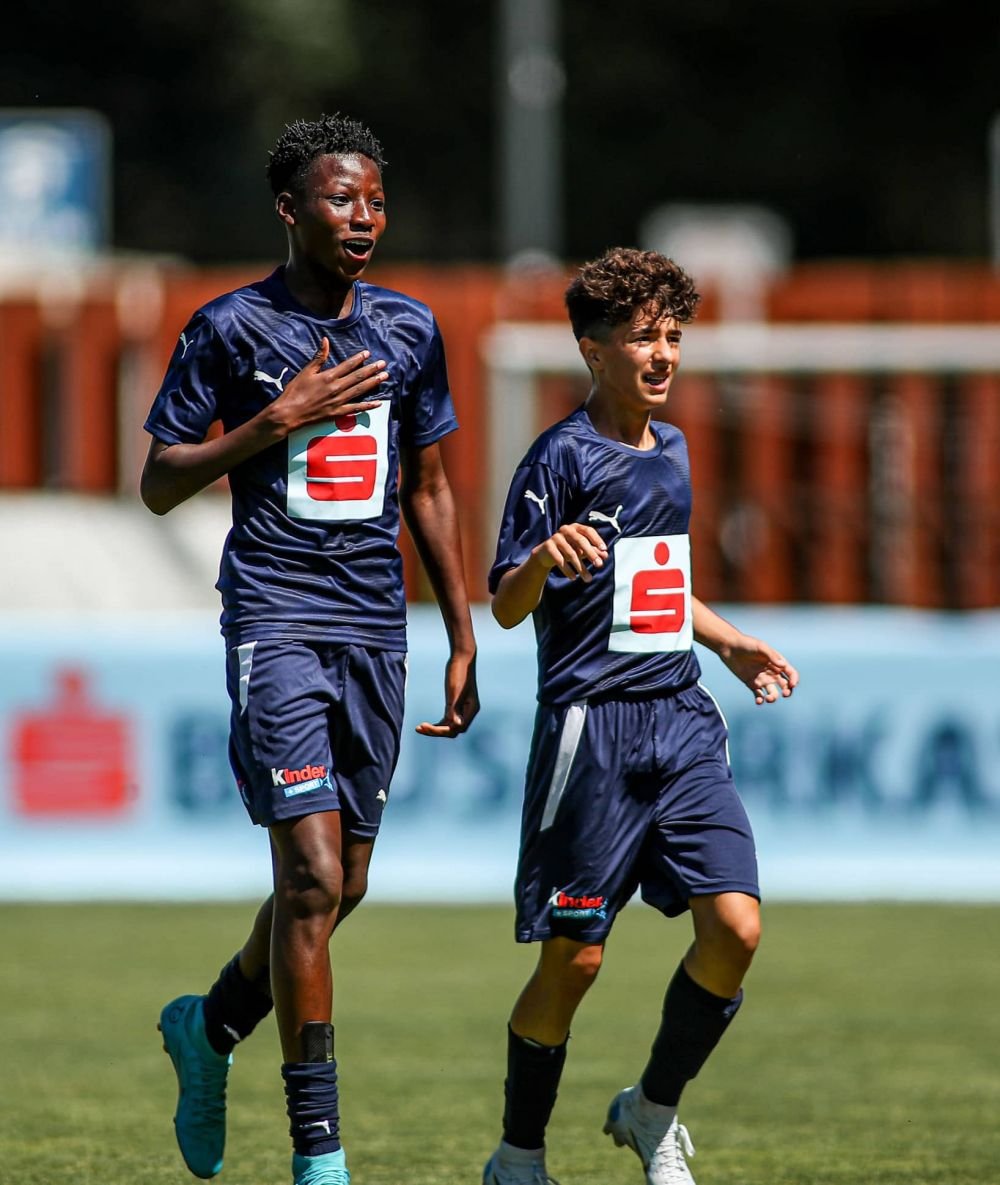 Încă un puști român face senzație în Austria: două goluri și două pase de gol în finala campionatului național, câștigată de echipa sa!_10