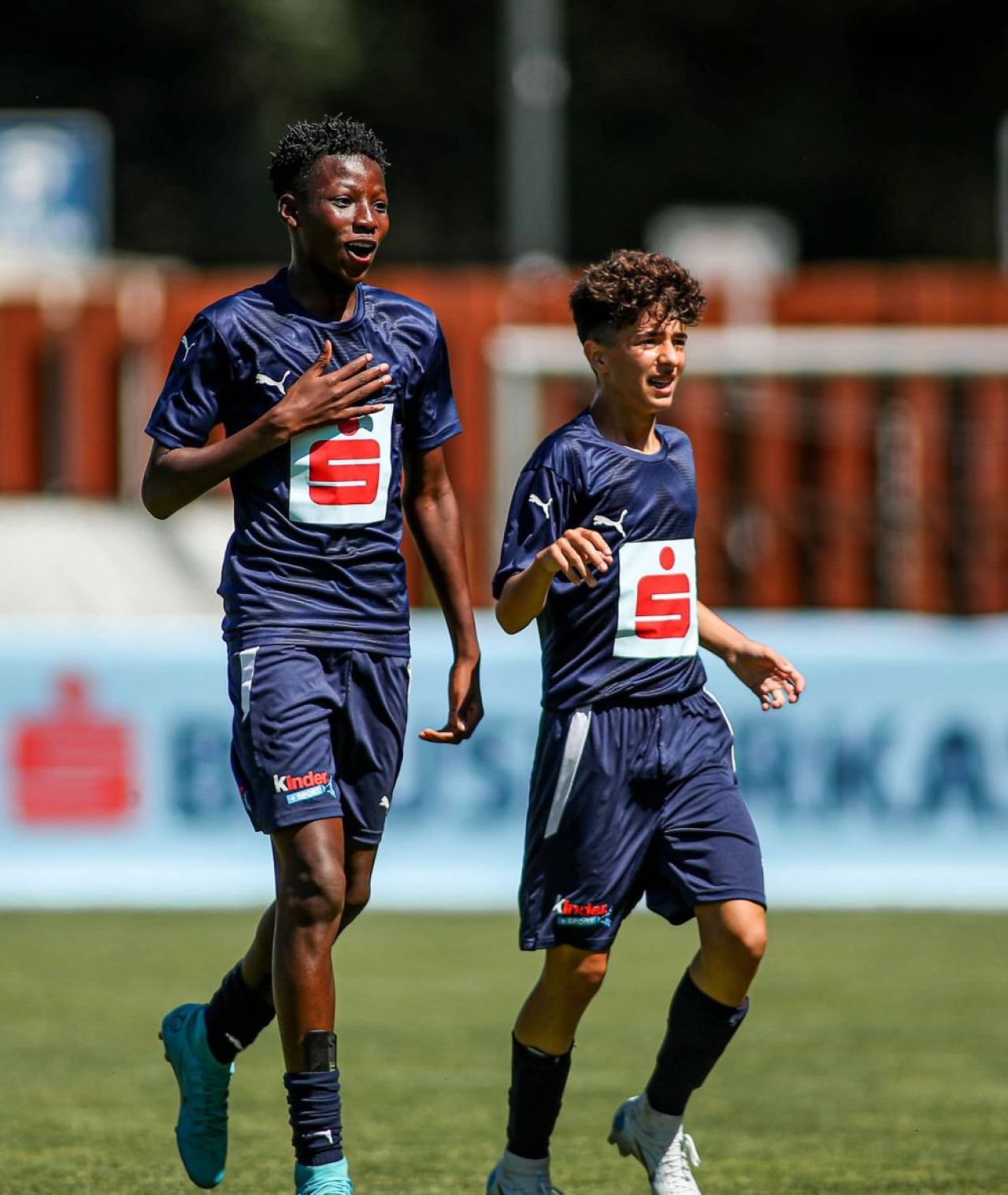 Încă un puști român face senzație în Austria: două goluri și două pase de gol în finala campionatului național, câștigată de echipa sa!_10