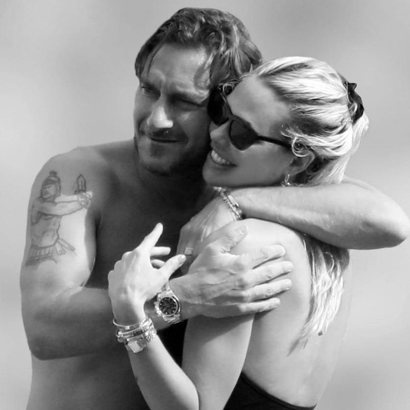 ”Radu și Lazio, peste Totti și Ilary”. Fanii rivalei l-au ”înțepat” pe fostul căpitan al Romei, după ce a anunțat că divorțează_20
