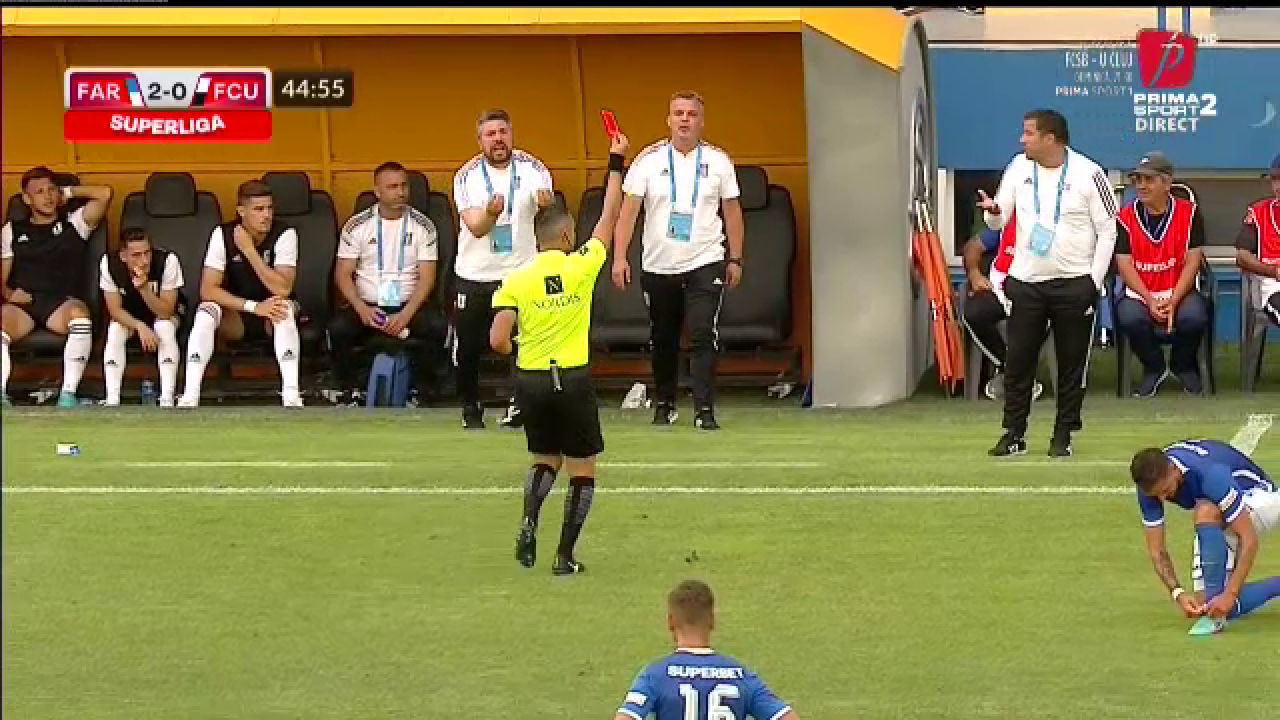 O nouă echipă, aceleași obiceiuri! Marius Croitoru, eliminat după 45 de minute pe banca celor de la FCU Craiova_1