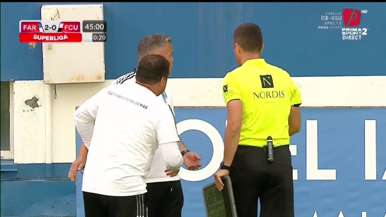 O nouă echipă, aceleași obiceiuri! Marius Croitoru, eliminat după 45 de minute pe banca celor de la FCU Craiova_8